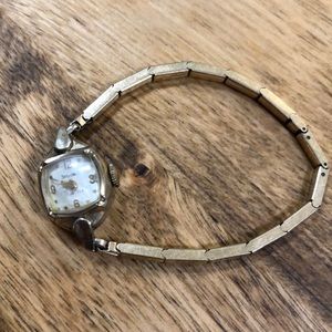 Dainty vintage mechanical watch 10k rgp collectible